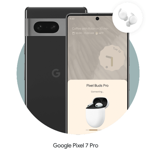 Um par de auriculares num círculo flutua no canto superior direito de um telemóvel Galaxy Pixel 7 Pro. O telemóvel está a sincronizar com alguns auriculares Android.