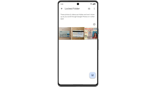 用户使用 Android 手机将 Google 相册中的视频和照片移入有密码保护的已锁定的文件夹，然后画面显示该文件夹已备份到云端。