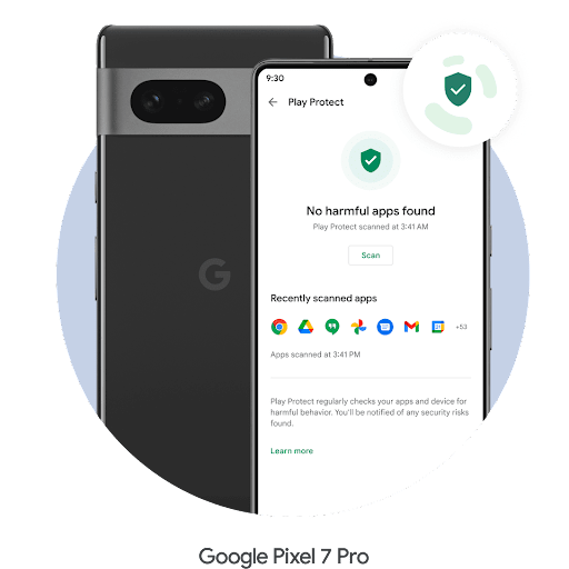 En Android-telefonskjerm med Google Play Protect åpen. Et grønt skjold med et hakeikon lyses opp med meldingen «Fant ingen skadelige apper» og varsler brukeren om at telefonen er sikker.