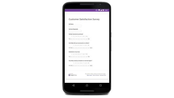 En un dispositivo móvil, se muestra una encuesta de Formularios de Google titulada "Customer Satisfaction Survey" (encuesta de satisfacción del cliente). 