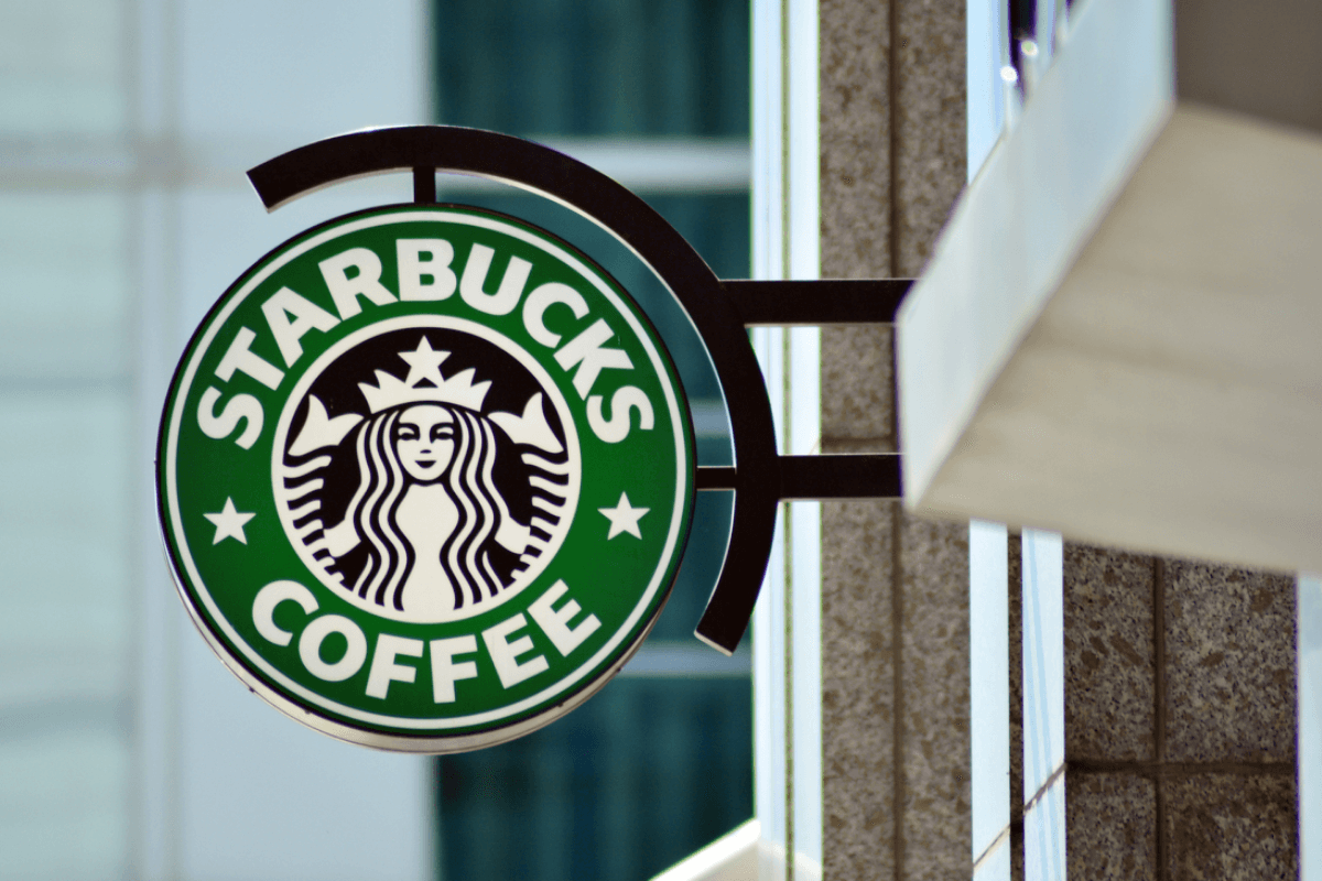 Подборка лучших видеороликов про историю успеха сети кофеен и магазинов кофе Starbucks