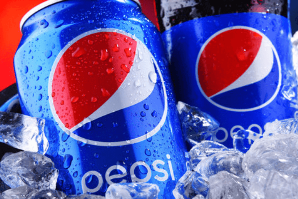 Подборка интересных видеороликов и фильмов про историю успеха безалкогольного газированного напитка Pepsi