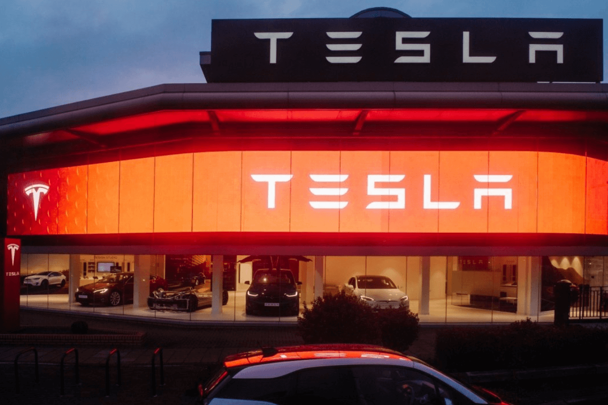 Tesla попала под очередной судебный иск