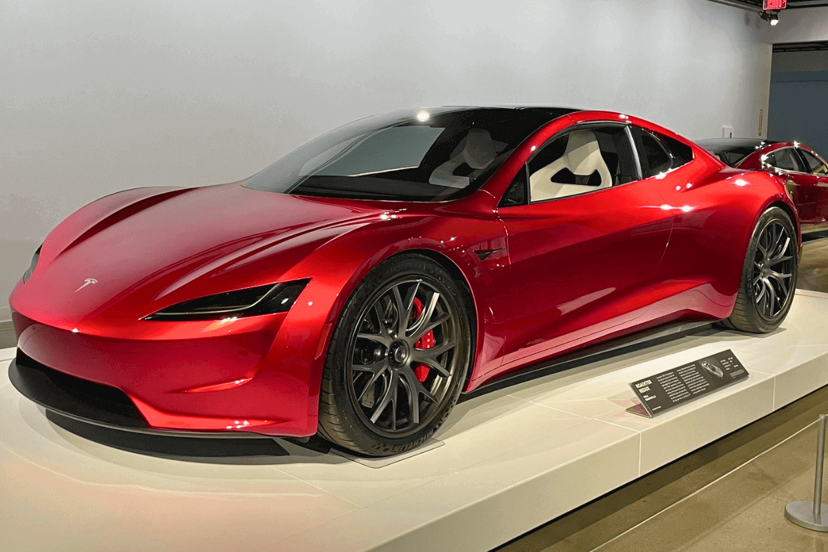 Обзор машин Tesla: Tesla Roadster