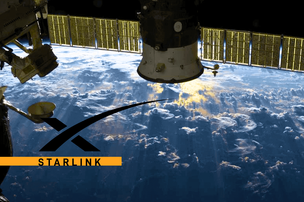 SpaceX отправляет в космос новую партию спутников