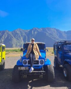 Eksplorasi Seru di Bromo: Tips dan Trik Sewa Jeep Bromo untuk Pemula - Rara Travel & Tour